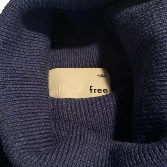 Wilfred Free Turtleneck Cropped Sweater - Picture 3 of 4